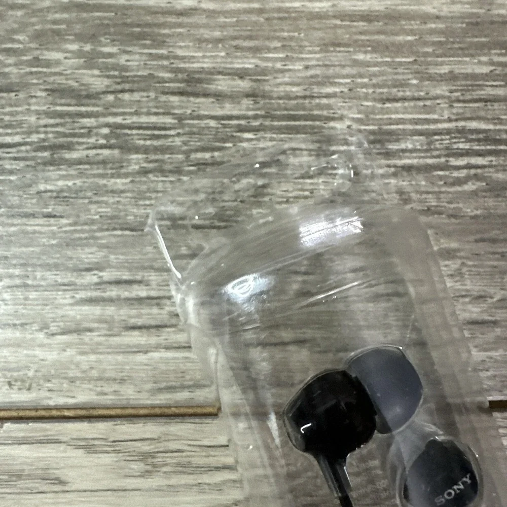 Sony MDR-EX15LP Wired In-Ear Headphones Black New Comfortable Fit Stereo Earbuds